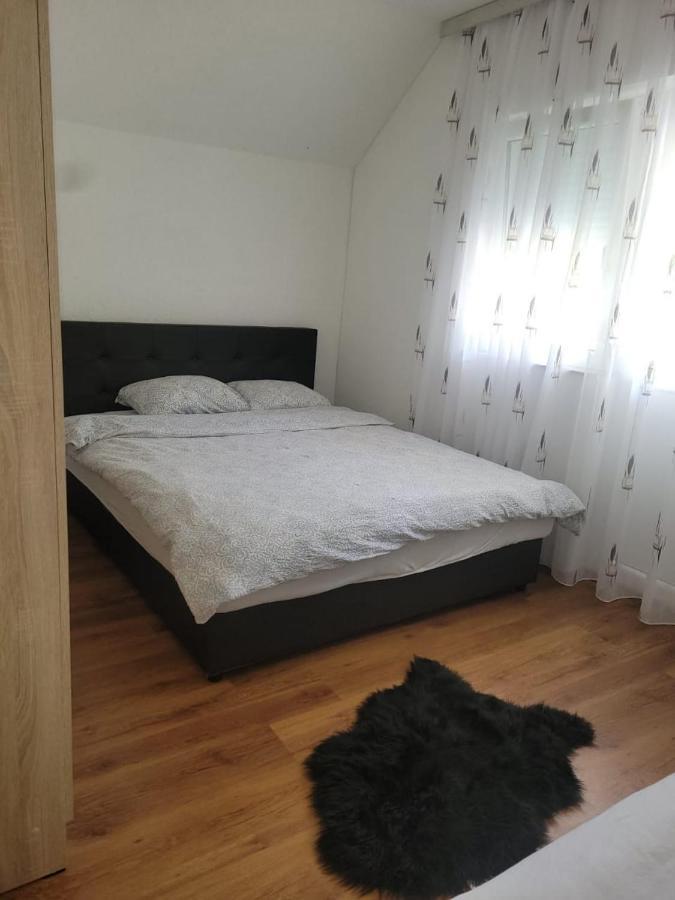 Lola Guest House Vuthaj Eksteriør bilde